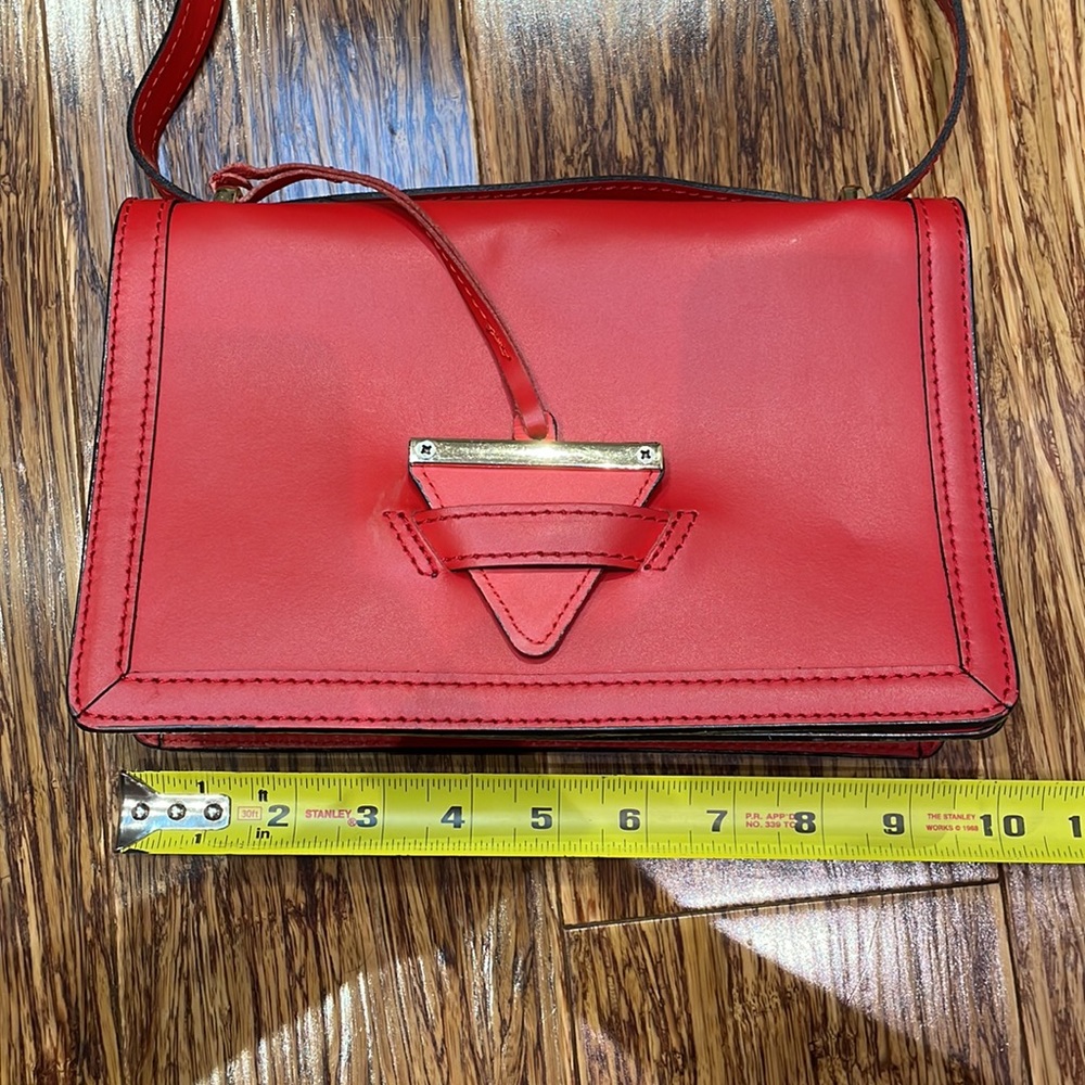 Camelia Roma red genuine Italian leather crossbody bag - Picture 11 of 13